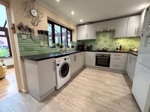 Kitchen- click for photo gallery